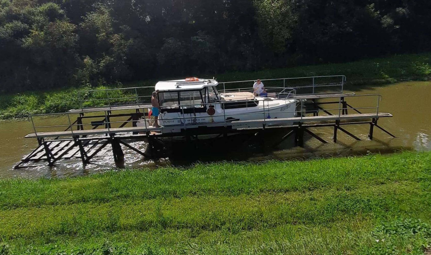 Elvis zdjęcie Aquaczarter czarter pętlą żuławską